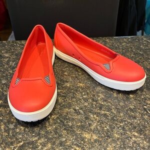 Women’s Red CROCS CitiLane Round Toe Ballerina Flats Slip-Ons Size 7